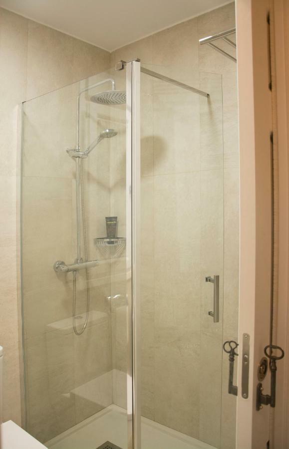 Visitor'S Book Apartment Madrid Bagian luar foto