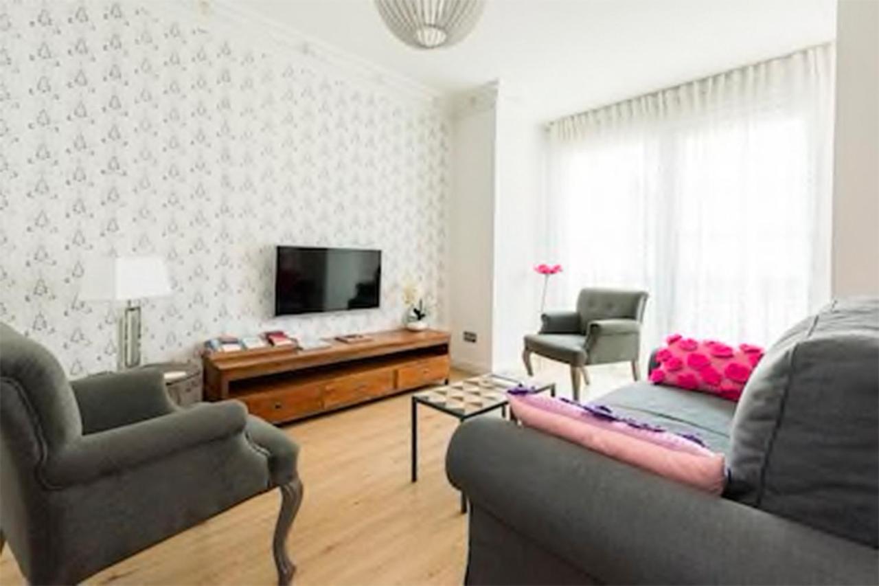 Visitor'S Book Apartment Madrid Bagian luar foto