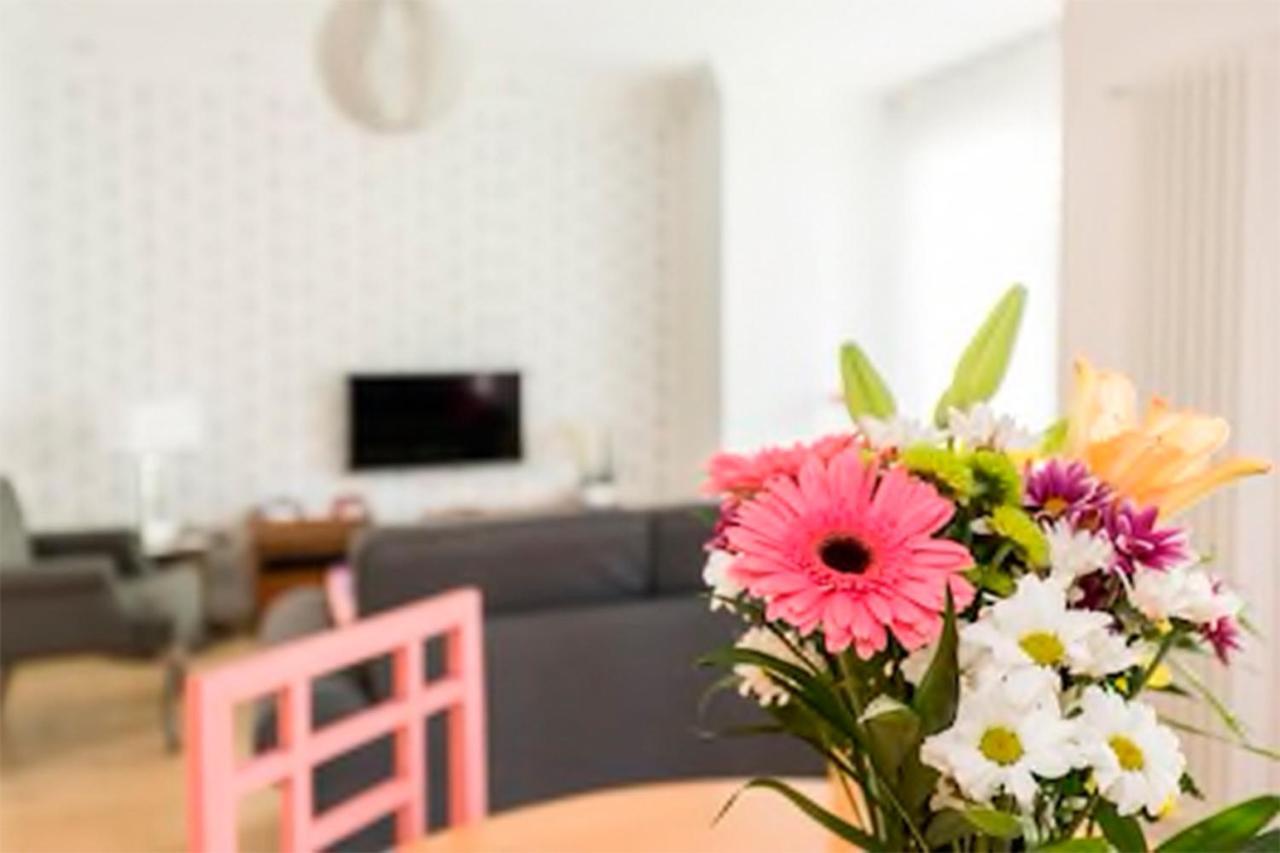 Visitor'S Book Apartment Madrid Bagian luar foto