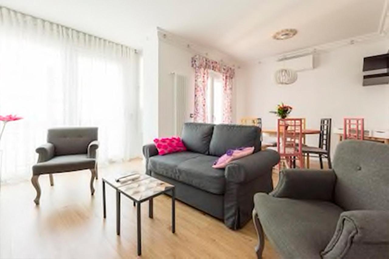 Visitor'S Book Apartment Madrid Bagian luar foto