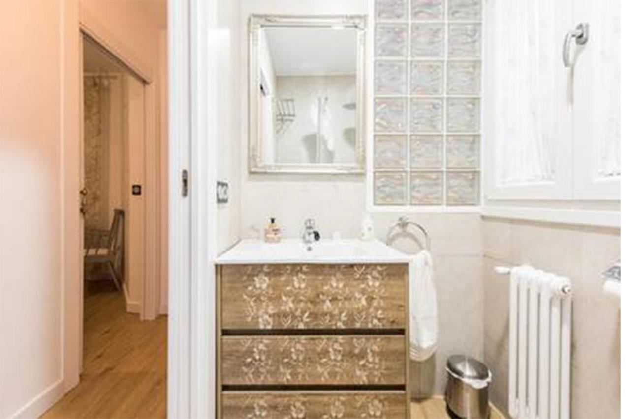 Visitor'S Book Apartment Madrid Bagian luar foto
